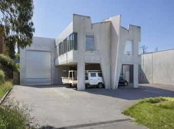 Units 1 & 2, 13 Candlebark Court Research VIC 3095 - Image 1