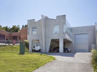 Units 1 & 2, 13 Candlebark Court Research VIC 3095 - Image 2