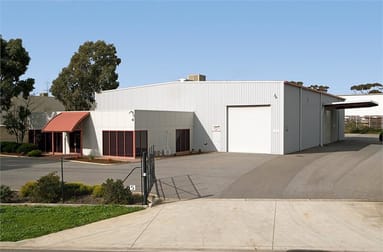 5 Williams Cct Pooraka SA 5095 - Image 1