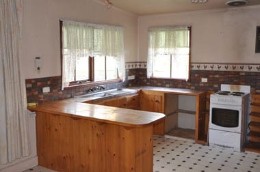 83 Princes Highway Yarragon VIC 3823 - Image 2