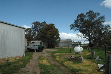 Click to view all images 2-4 Tivey Street Newstead VIC 3462 - Image 2