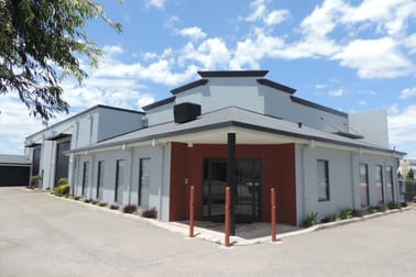 12 Beringarra Avenue Malaga WA 6090 - Image 2