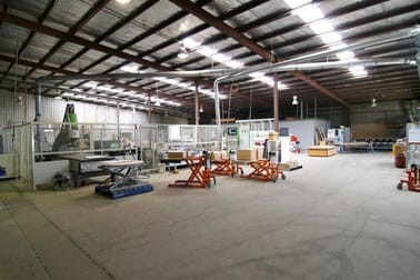 Click to view all images 38 Mcgoldrick Court East Bendigo VIC 3550 - Image 2