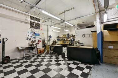 Click to view all images 320-322 Waverley Road Malvern East VIC 3145 - Image 2