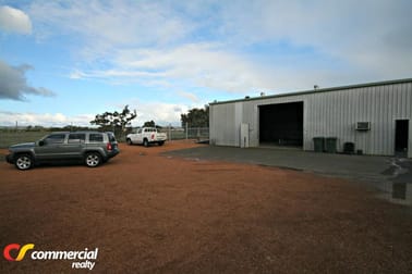 Rear Unit/21 Sweny Drive Australind WA 6233 - Image 2