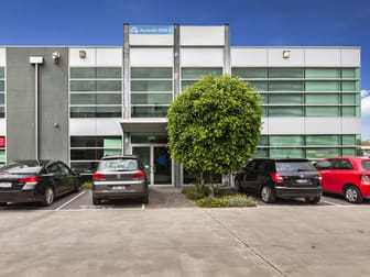 16/3 Westside Avenue Port Melbourne VIC 3207 - Image 2