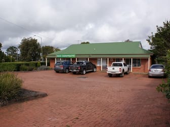 2/2 Rob Street Newtown QLD 4350 - Image 2