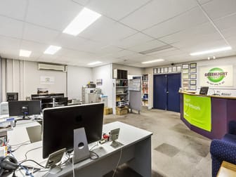 8/15 Howleys Road Notting Hill VIC 3168 - Image 2