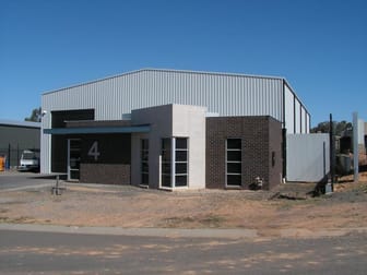 Click to view all images 4 Woodlands Court Strathdale VIC 3550 - Image 1