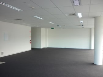 68/574 Plummer Port Melbourne VIC 3207 - Image 2