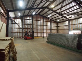 Click to view all images 6 Featherstone Street Parkhurst QLD 4702 - Image 3