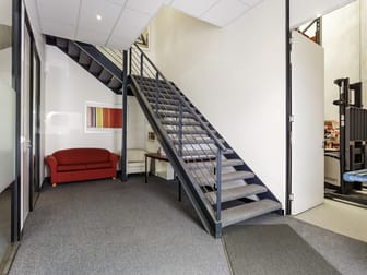 4/4 Garden Road Clayton VIC 3168 - Image 2