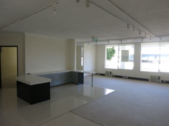 11/22 Tedder Avenue Main Beach QLD 4217 - Image 1