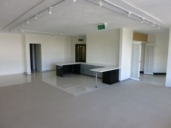11/22 Tedder Avenue Main Beach QLD 4217 - Image 2