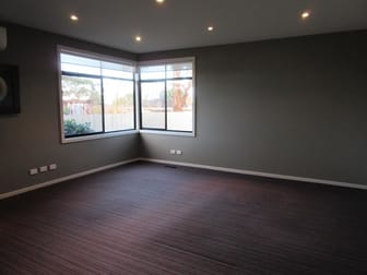 10 Oaklands Avenue Ferntree Gully VIC 3156 - Image 2