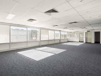 2/31-37 Howleys Road Notting Hill VIC 3168 - Image 2
