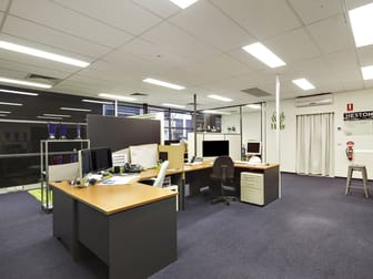 2/25 Howleys Rd Notting Hill VIC 3168 - Image 2