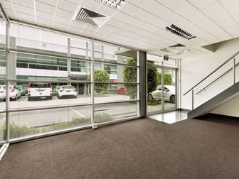 5/3 Westside Avenue Port Melbourne VIC 3207 - Image 2