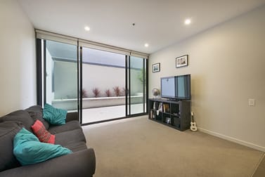 Click to view all images 3/70 Queens Road Melbourne VIC 3000 - Image 2