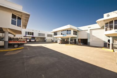 8/61 Holdsworth Street Coorparoo QLD 4151 - Image 1