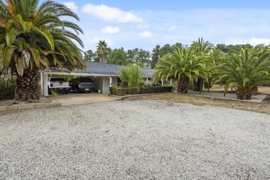 129 Peters Road Gisborne VIC 3437 - Image 2