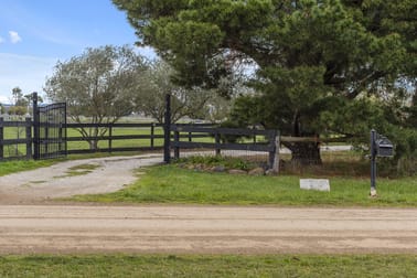 129 Peters Road Gisborne VIC 3437 - Image 3