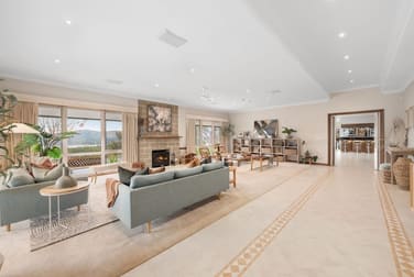 Click to view all images 35 Hollams Road Mansfield VIC 3722 - Image 3