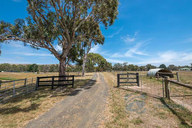 598 Springfield Road Springfield VIC 3434 - Image 2