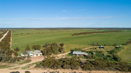 1204 Pordia Road Wudinna SA 5652 - Image 1