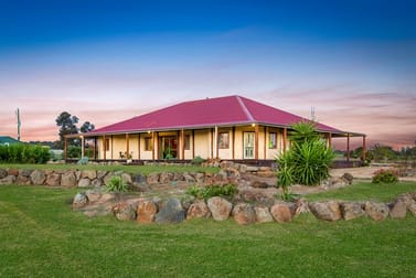 409 Schoolhouse Lane Knowsley VIC 3523 - Image 3