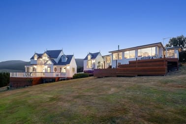 Click to view all images 70 Gumpits Road Birchs Bay TAS 7162 - Image 2