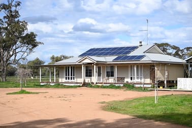 'Claremont' WYANGA ROAD Narromine NSW 2821 - Image 1
