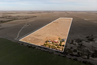 Click to view all images 1298 Jervois Road Woods Point SA 5253 - Image 3