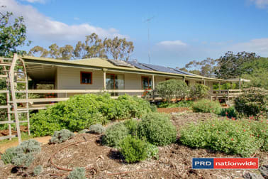 83 Canning Close Wamboin NSW 2620 - Image 2