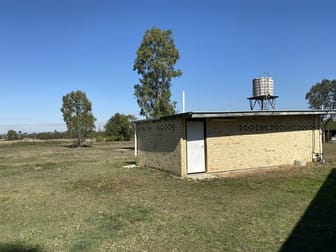 16 Topaz Crescent Lockyer Waters QLD 4311 - Image 3
