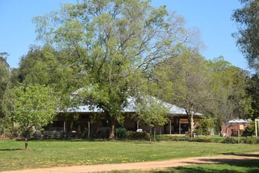 'Iona' 162 Craigie Lea Lane Narromine NSW 2821 - Image 3