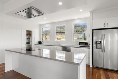 Click to view all images 27 Gerald Lane Greenmount QLD 4359 - Image 3