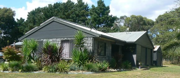 Click to view all images 20 Grassy Gully Road Dereel VIC 3352 - Image 2