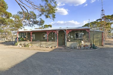 203 Border Road Bower SA 5374 - Image 2