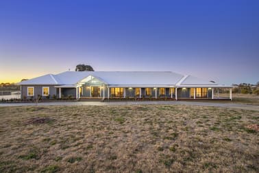 50 Parsons Close Armidale NSW 2350 - Image 2