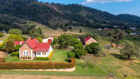 Daruka Homestead 80 Wyndham Close Tamworth NSW 2340 - Image 1