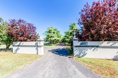 1 Shearsby Crescent Yass NSW 2582 - Image 2