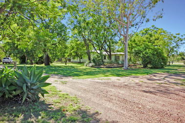 Click to view all images 32 THREE OAKS LANE Goondiwindi QLD 4390 - Image 3