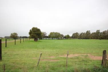 432 Foster Road Rochester VIC 3561 - Image 2