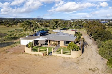 68 David Road Waggrakine WA 6530 - Image 2