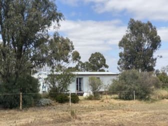 Click to view all images 3366 Quairading-York Hwy York WA 6302 - Image 2