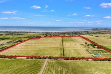 Click to view all images 94 Flagstaff Hill Road Middleton SA 5213 - Image 2