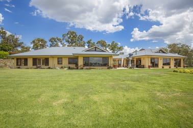 92 Oxley Drive Walcha NSW 2354 - Image 2