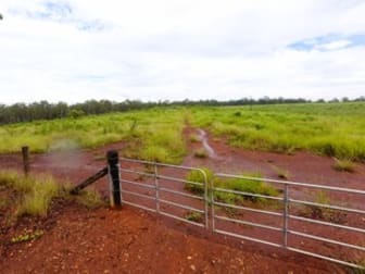 Click to view all images 2 Bradshaw Road Owanyilla QLD 4650 - Image 2