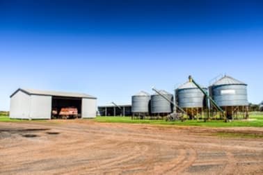 "Glencharis", Mt Pleasant Road Dalby QLD 4405 - Image 3
